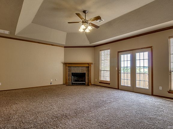 4th image of 616 E Linden Ln