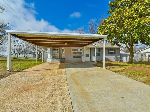 13 NW 6th St, Tuttle, OK 73089