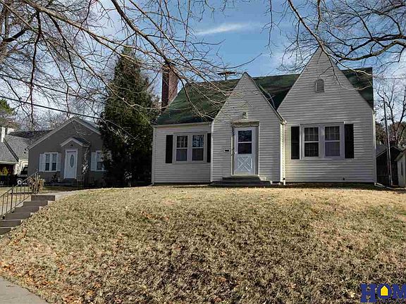 2nd image of 2828 Cedar Ave