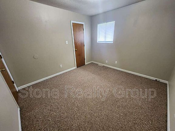 5th image of 2460 E Clayton Dr