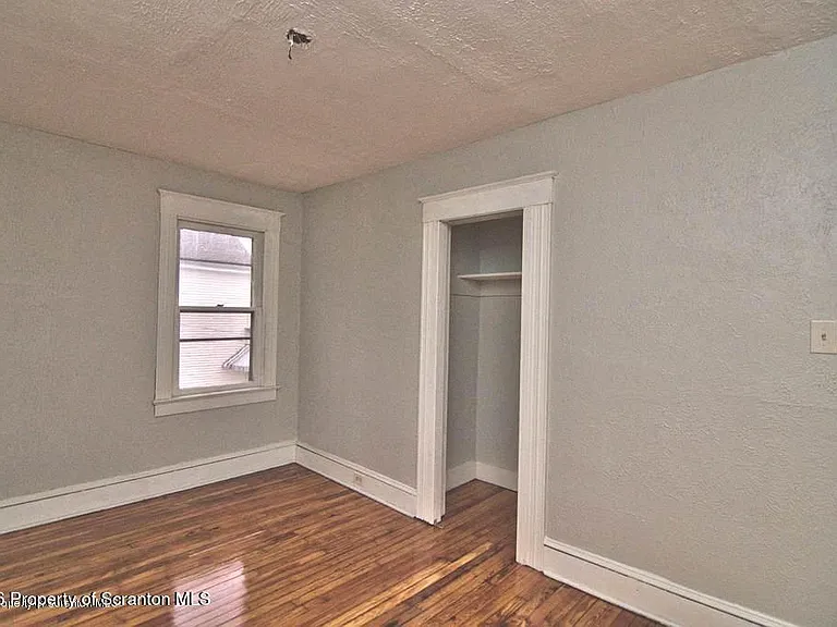 34 Simon Block Ave — Photo 7
