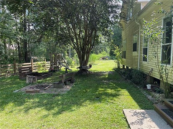 3rd image of 46344 Charles Dr