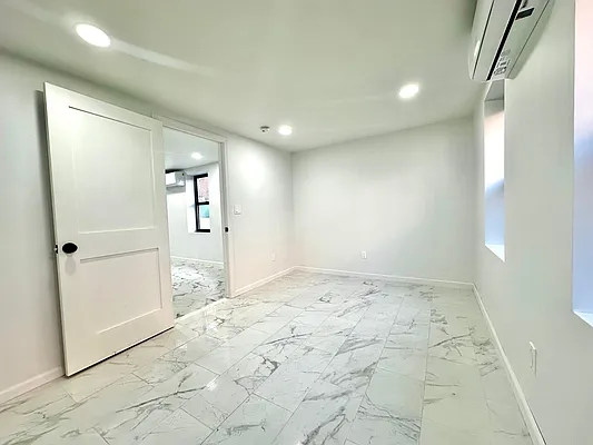 Sold by Remax Real Estate Professionals | media 22