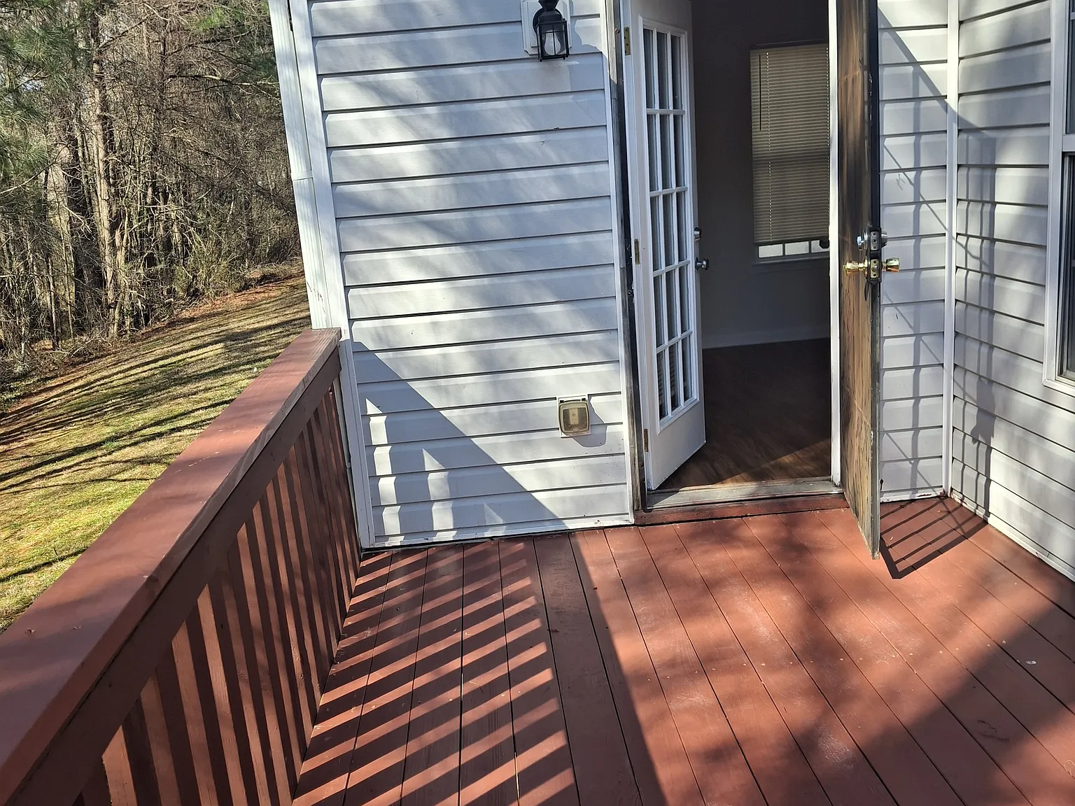 410 Burdett Ridge Ct — Photo 2
