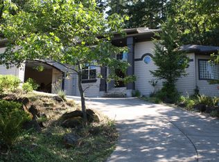 860 Pine Forest Dr, Eugene, OR 97405
