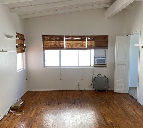 3rd image of 11431 Venice Blvd #11431