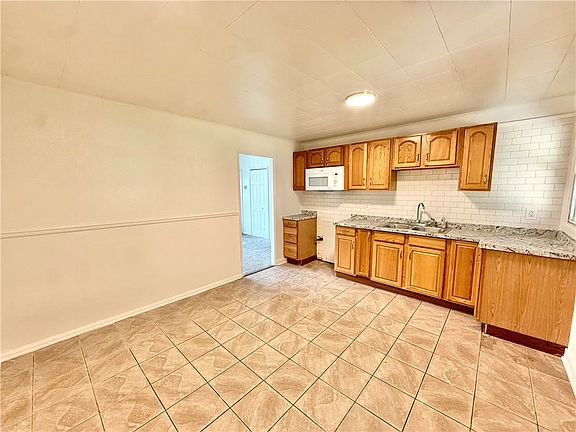 2nd image of 360 Crestwood Dr