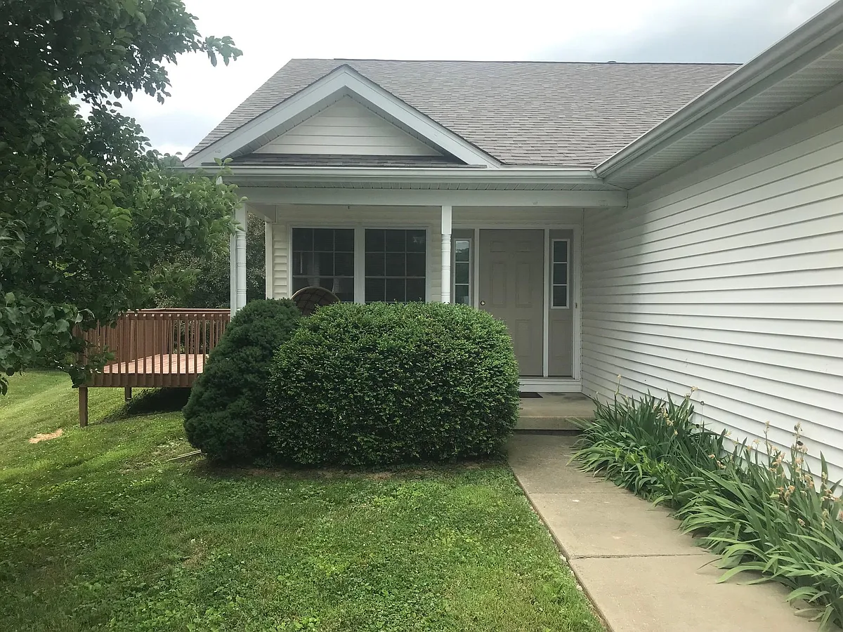 Building Photo - 4626 S Sparrow Ct