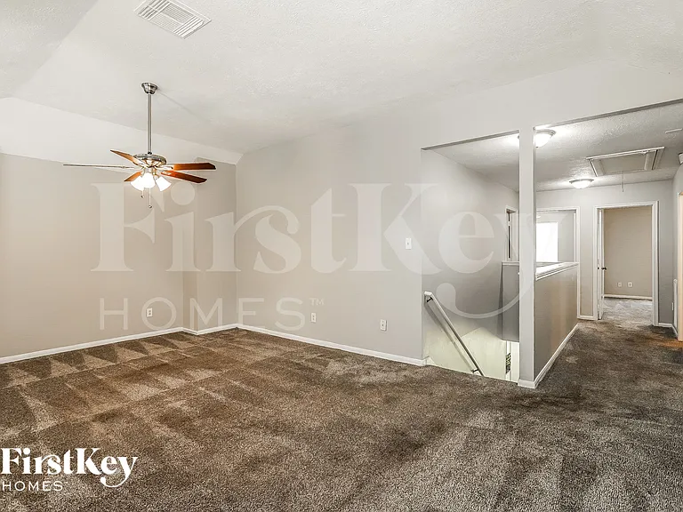 518 Foxglove Dr — Photo 8