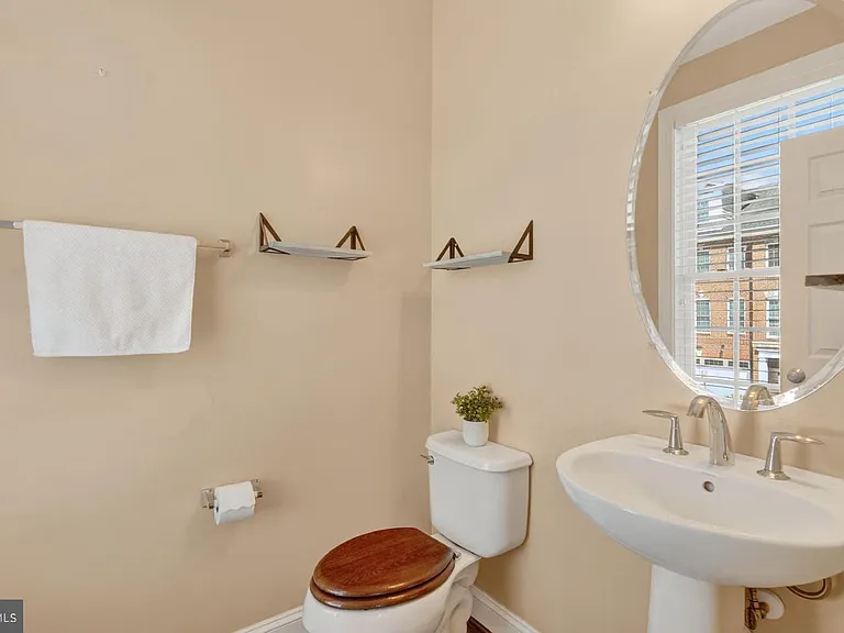 7897 Carbondale Way — Photo 33