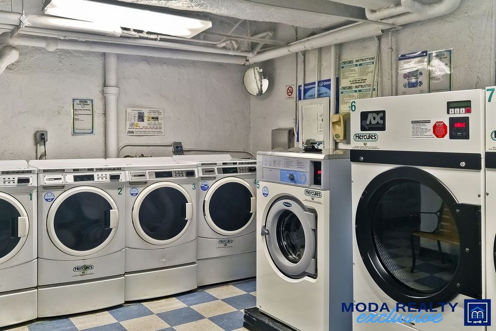 4 Bed 2 Bath Property, New York • 1,600 Sq Ft