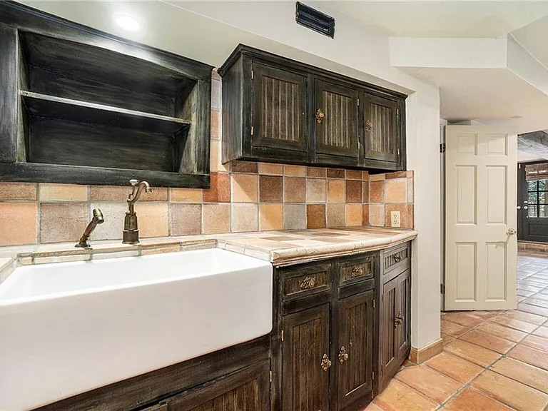2378 Glenwood Dr NE — Photo 19