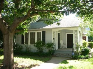 203 Sunset Dr, Cleburne, TX 76033