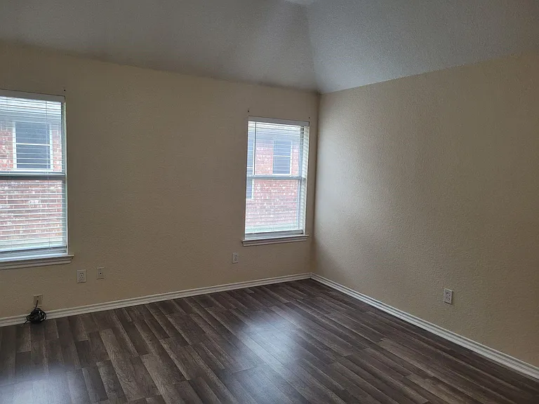 1109 Westgrove Dr — Photo 14