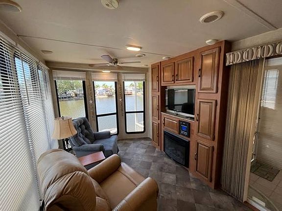 4th image of 3701 Baynard Dr #J1
