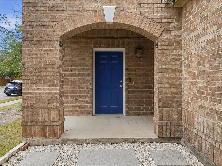 11200 Drumellan St — Photo 6
