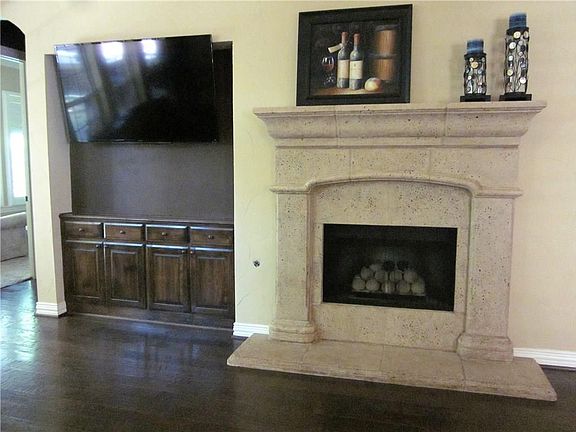 4th image of 11318 Dinsdale Dr