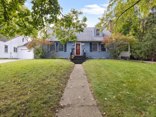 804 Roosevelt Rd, Woodstock, IL 60098