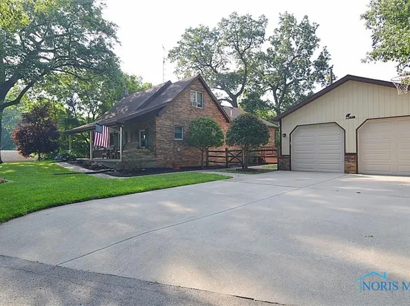 6945 Kranz Rd, Holland, OH 43528