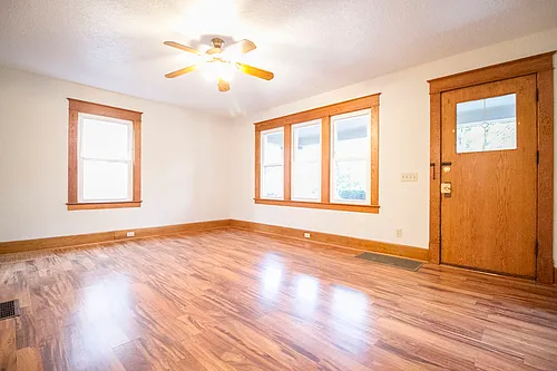 4122 Fairview Dr — Photo 3