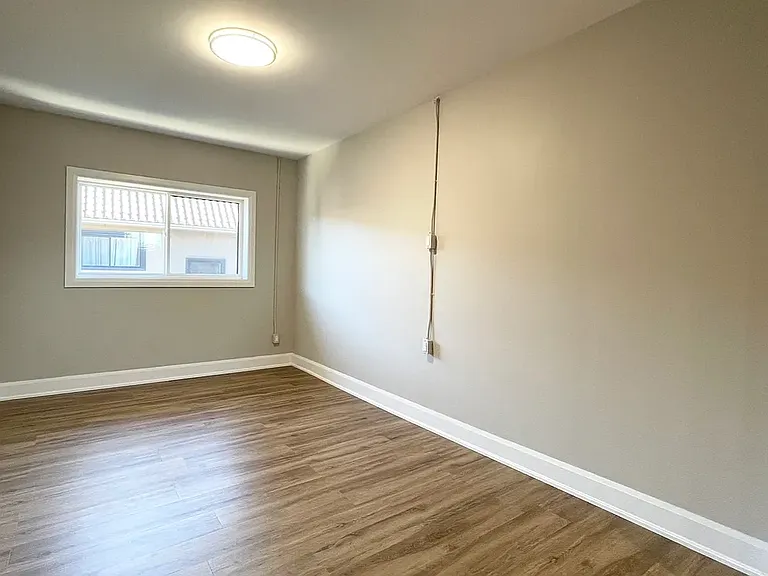 540 King St E #C7 — Photo 5