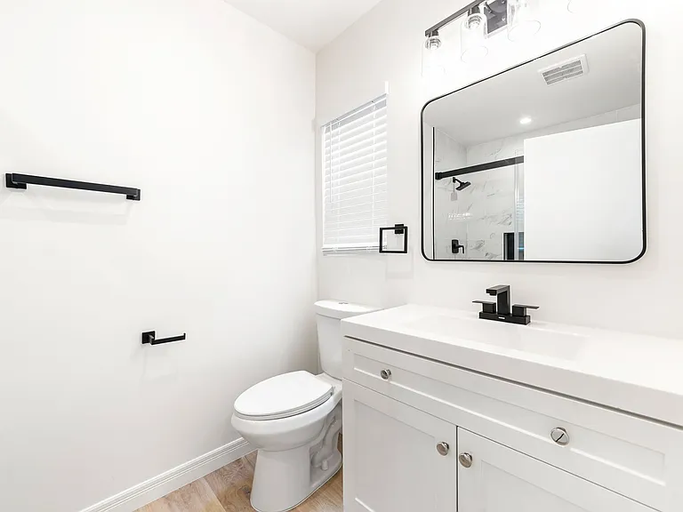 (32) 4901 August Street — Photo 17