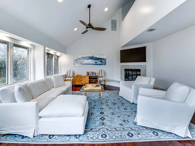 6 Martindale Ct — Photo 3
