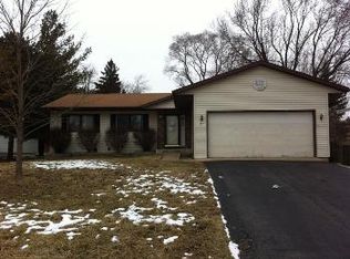 457 Edgewood Dr, Antioch, IL 60002