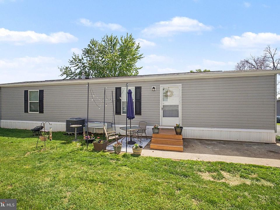 1st image of 66 Oak Knoll Est