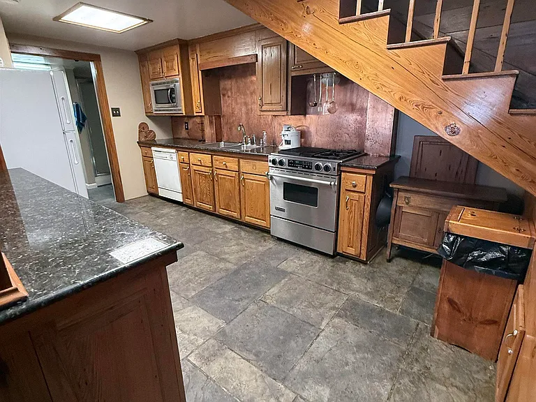 8174 False River Rd — Photo 10
