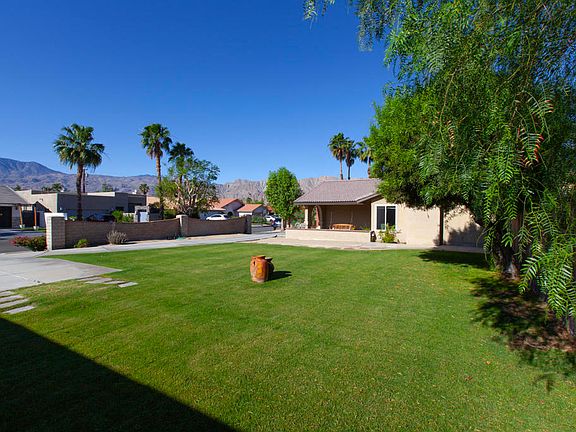 4th image of 78620 Bottlebrush Dr
