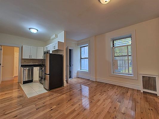 1st image of 417 W 43rd St APT 16