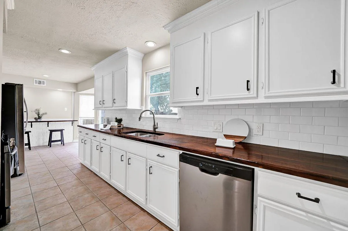 4 bed, 5.0 bath, 1413 sqft, $1,027 — Photo 4