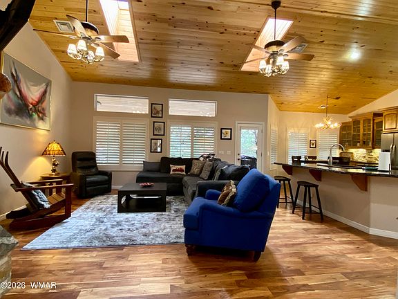 4th image of 725 Pine Spruce Ln