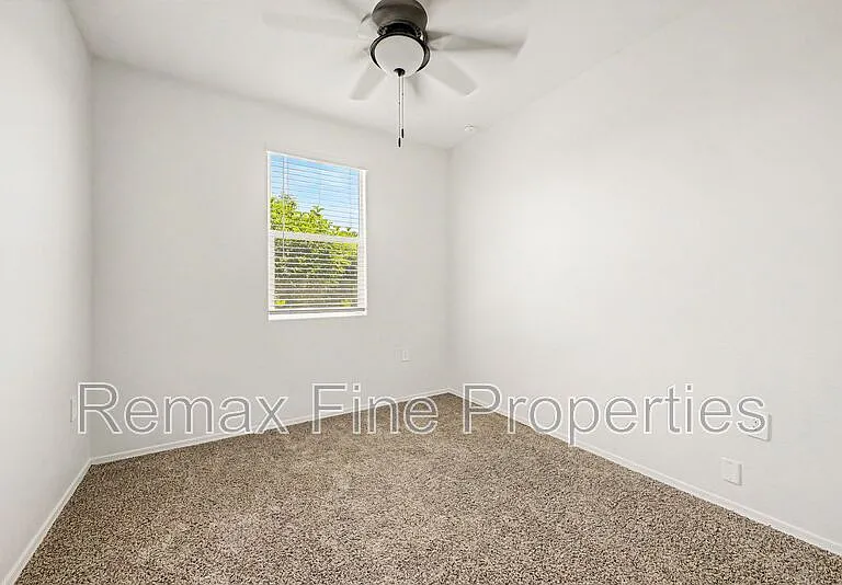 1566 E Fletcher Dr — Photo 20