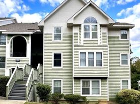 1002 Brookhollow Dr, Fayetteville, NC