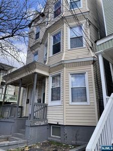186 S 10th St, Newark, NJ, 07107