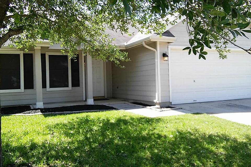 1st image of 19819 River Breeze Dr