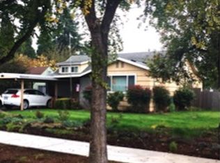 945 6th St, Springfield, OR 97477