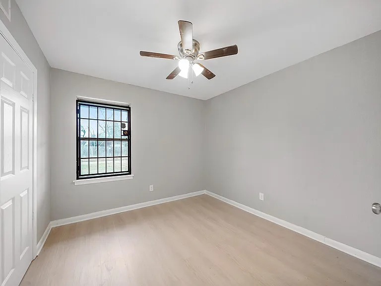 9347 Clearway Dr — Photo 10