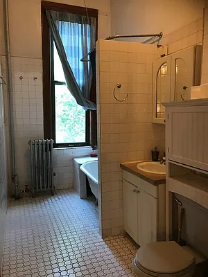 Rented by PLUSH REALTY Inc | media 25