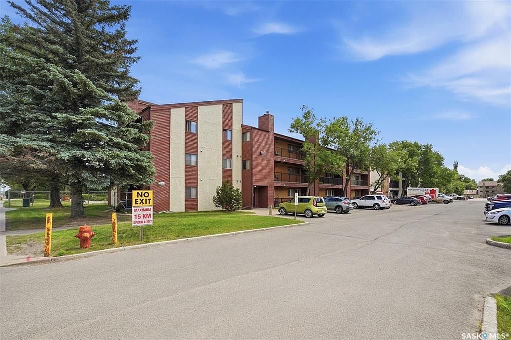 UNIT 105A-4040 8th STREET E