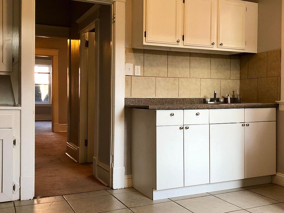 1st image of 2354 Klemm St Floor 1