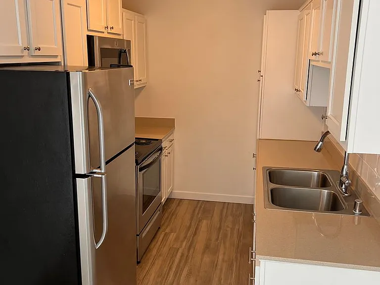 Star North Apartments — Photo 3