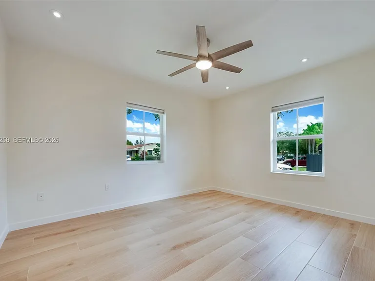 6356 SW 14th St — Photo 18