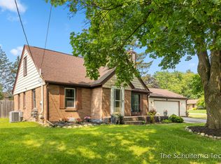 4865 Aylesworth St SE, Grand Rapids, MI 49546