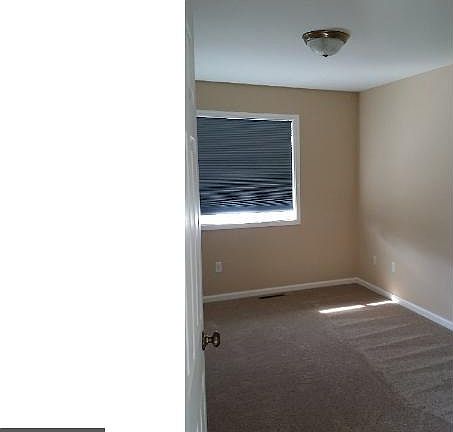 5th image of 205 7th Ave NW