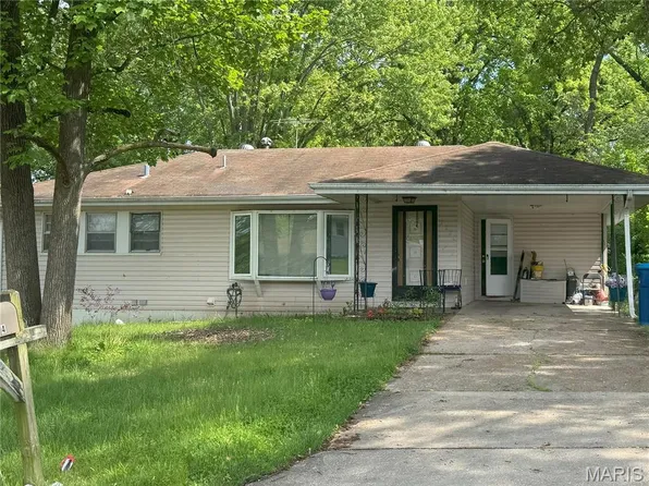2024 McMenamy Dr, Saint Louis, MO 63136