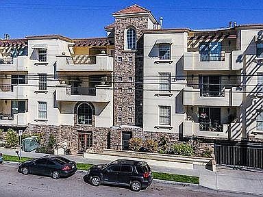 1st image of 12407 Moorpark St APT 201