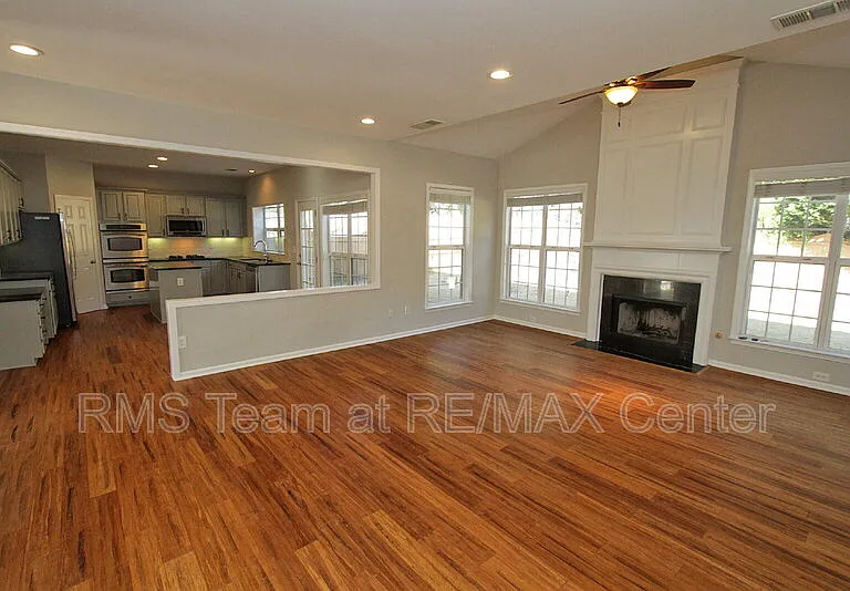 5057 Bethpage Dr — Photo 11